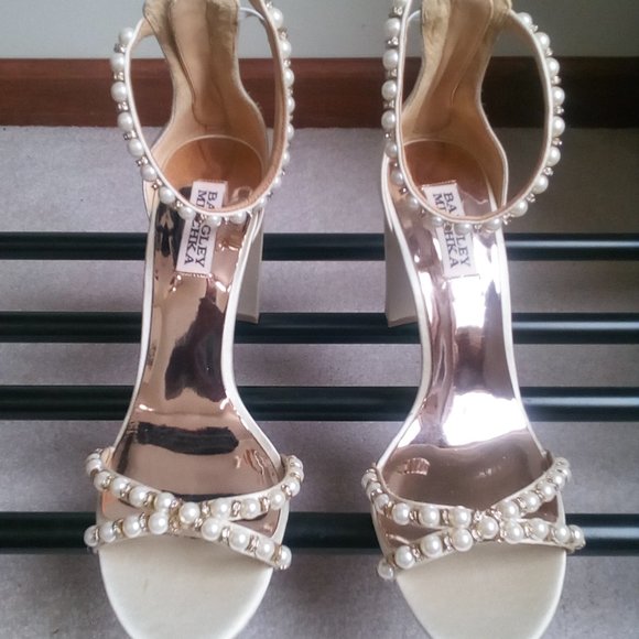 BADGLEY MISCHKA Shoes - BADGLEY MISCHKA Pearl Embellished Sandals NEW